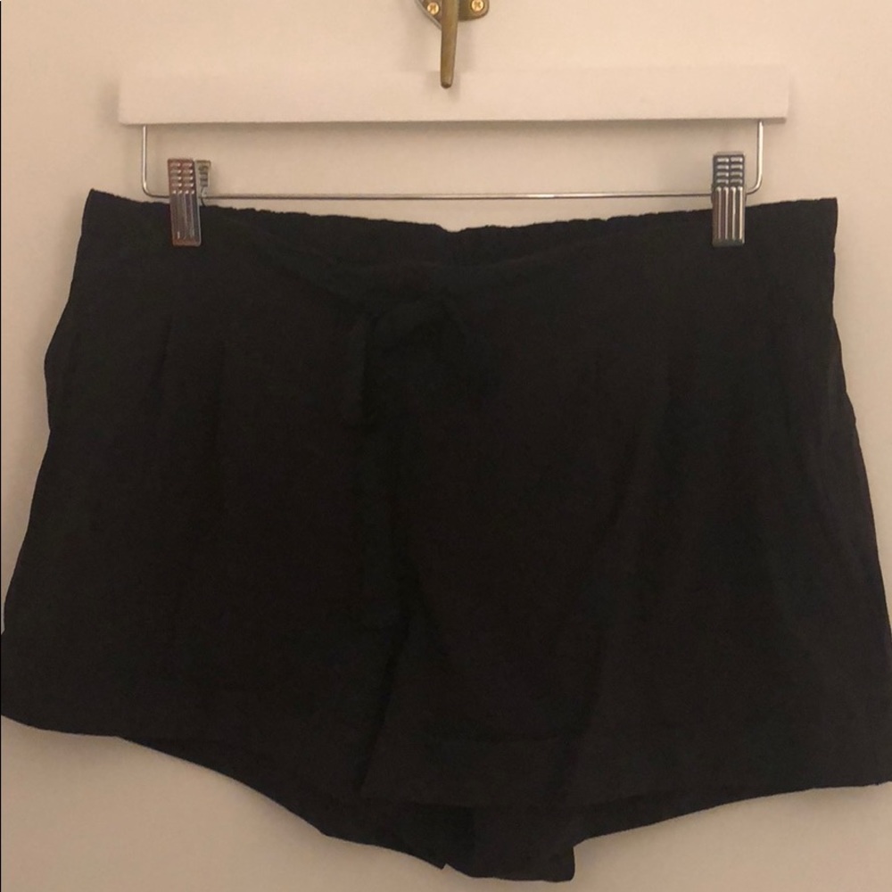 Lululemon 2.5” inseam cuffed Shorts